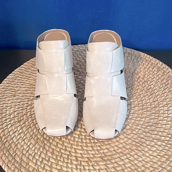 Donald J Pliner Lilia Mule Off-White Leather Chunky Wood Block Heel Mules 6 - Picture 1 of 7